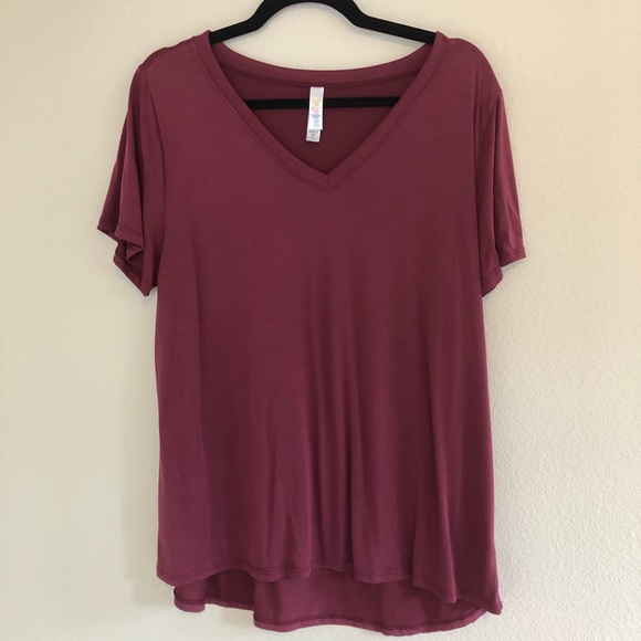 LuLaRoe Tops - Lularoe V-Neck Christy NWOT XL